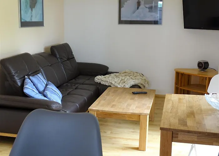 Flora Semesterbostad *