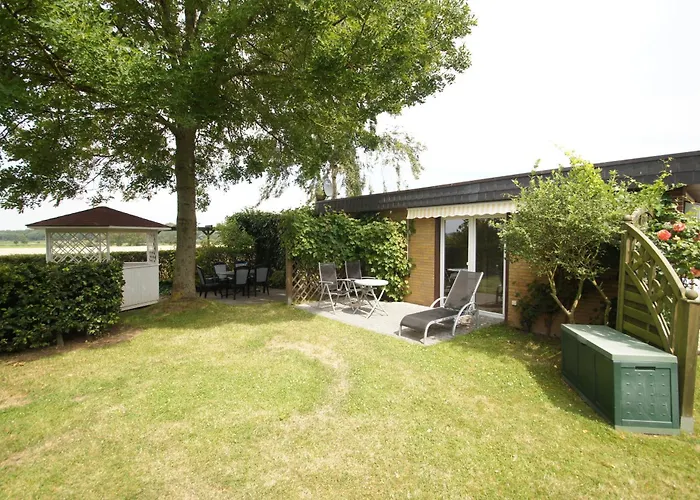 Flora Semesterbostad *