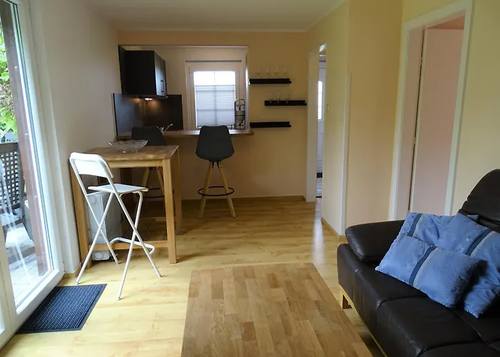 Flora Semesterbostad *